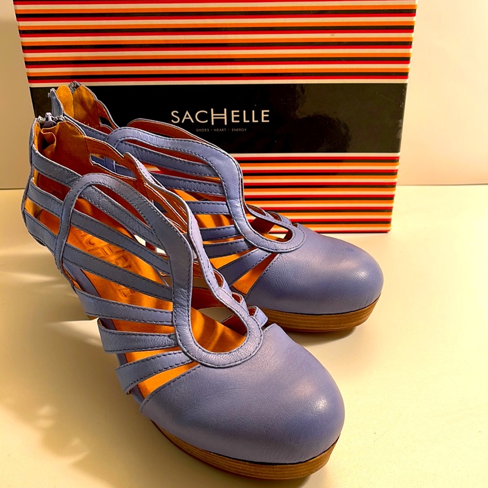 Periwinkle pumps, sz 41/10 gorgeous heals by SHE